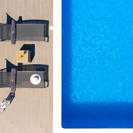 Costa Costa - Luxury Villa