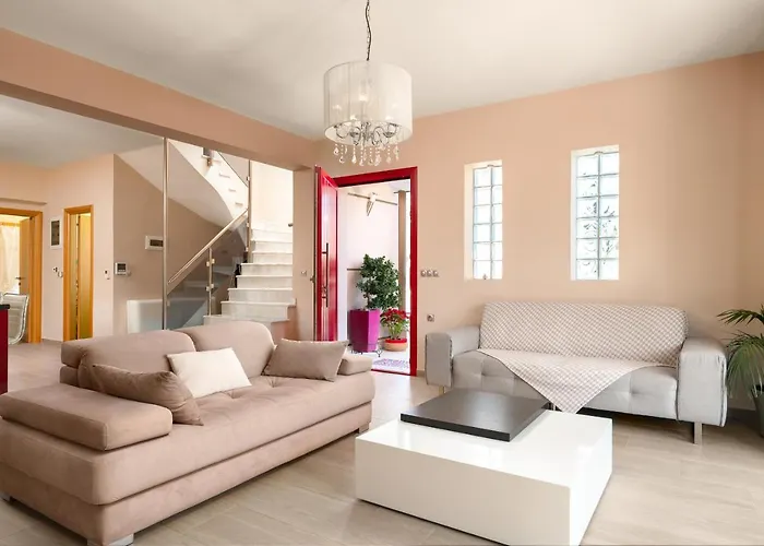 Costa Costa - Luxury